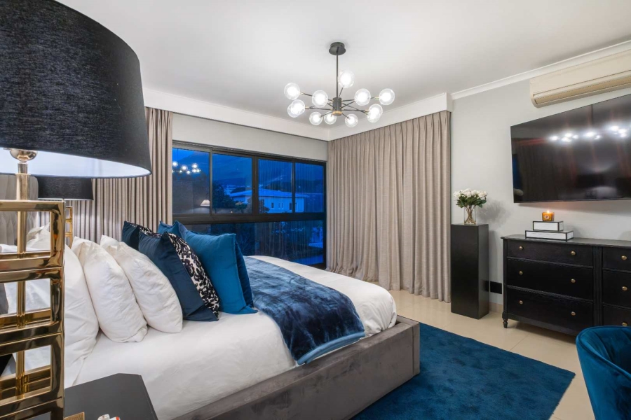 7 Bedroom Property for Sale in Oranjezicht Western Cape
